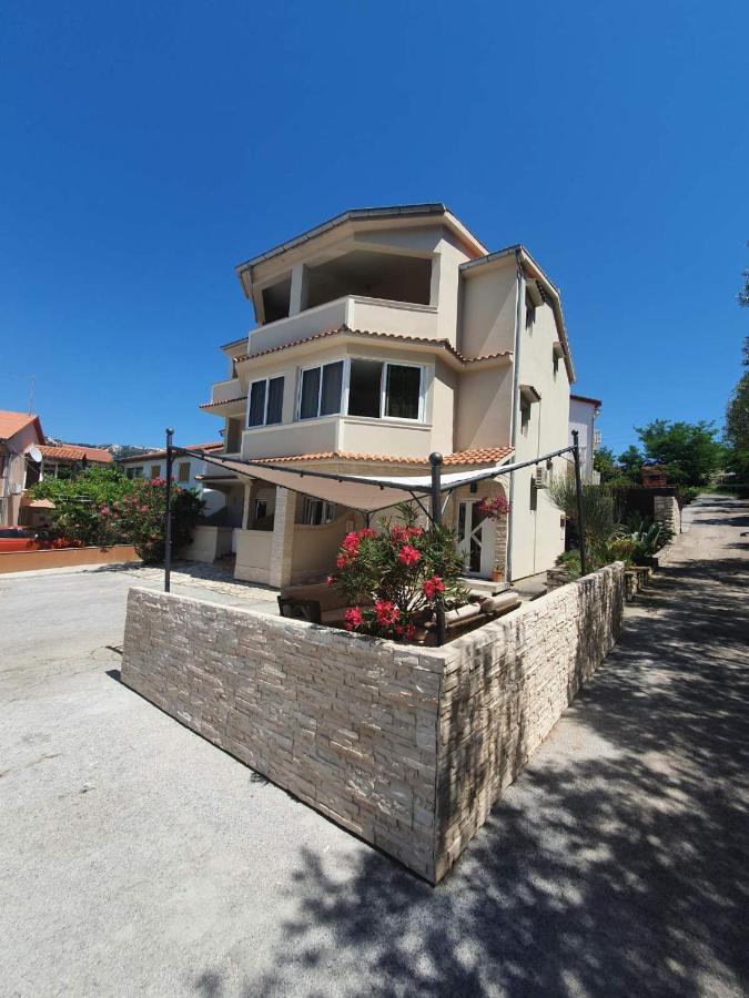 Apartments Kim Раб Екстер'єр фото