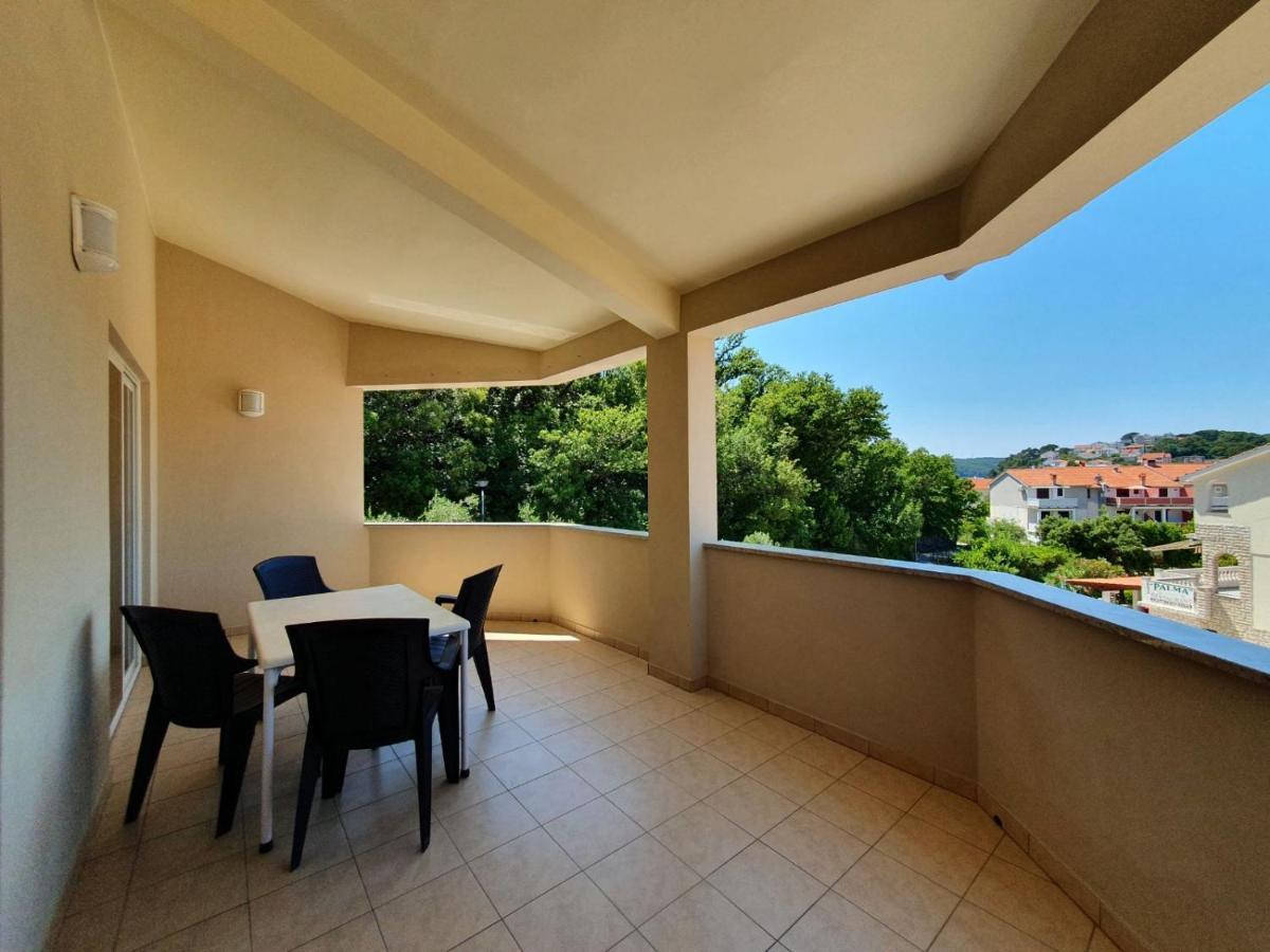 Apartments Kim Раб Екстер'єр фото