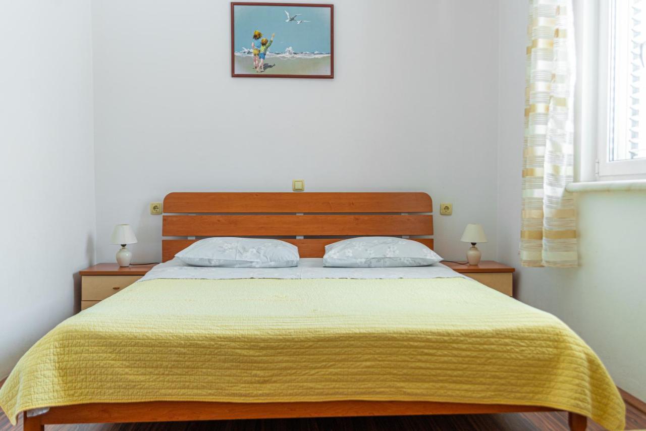 Apartments Kim Раб Екстер'єр фото