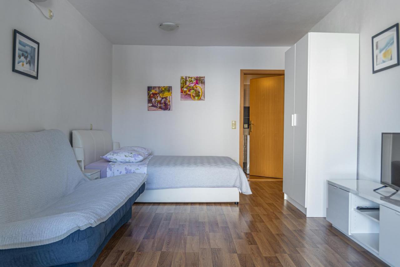 Apartments Kim Раб Екстер'єр фото