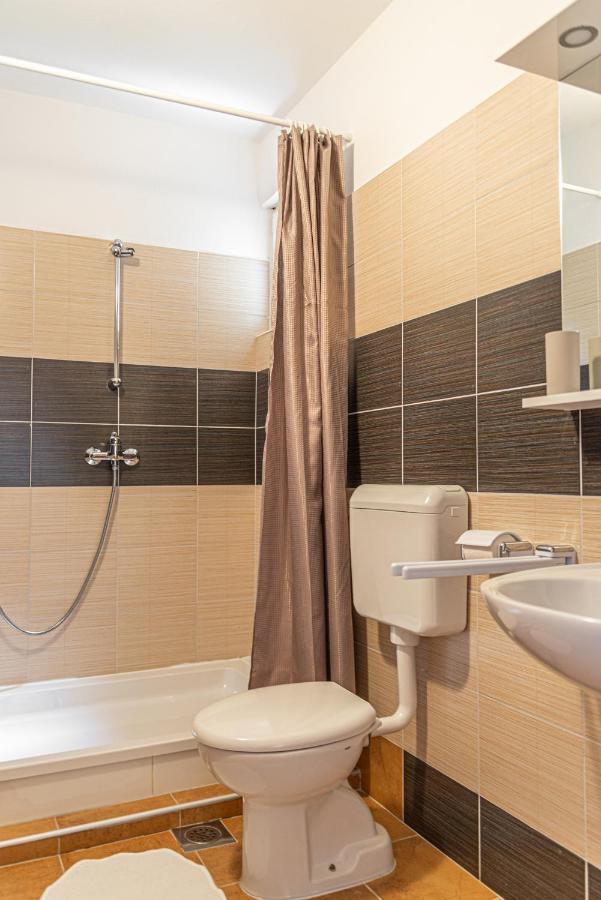 Apartments Kim Раб Екстер'єр фото