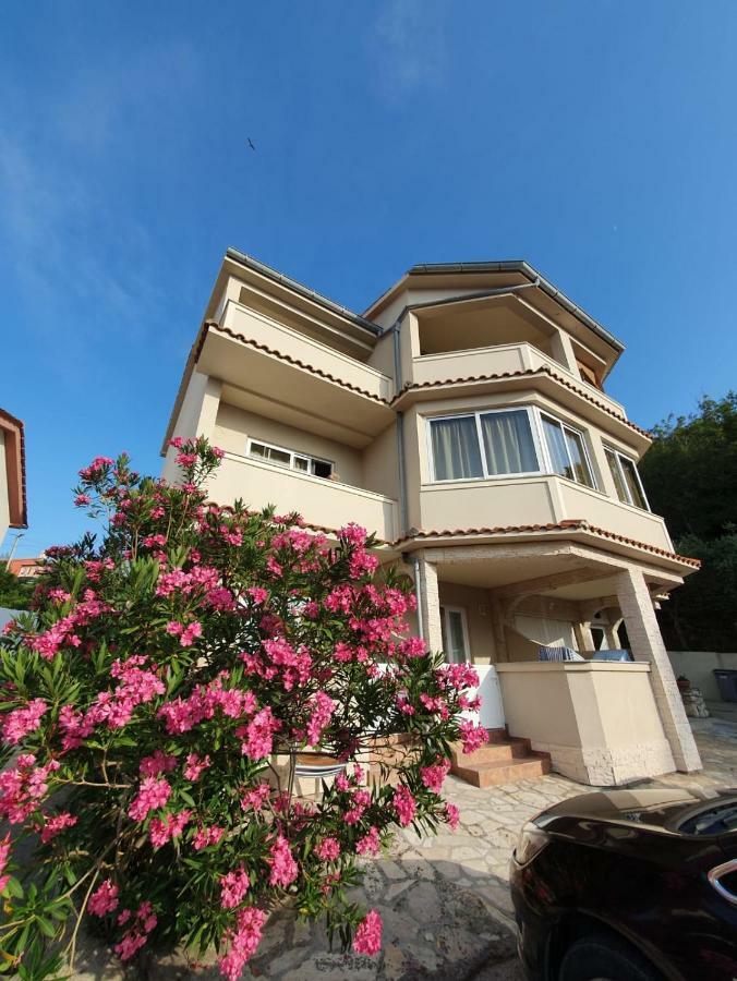 Apartments Kim Раб Екстер'єр фото